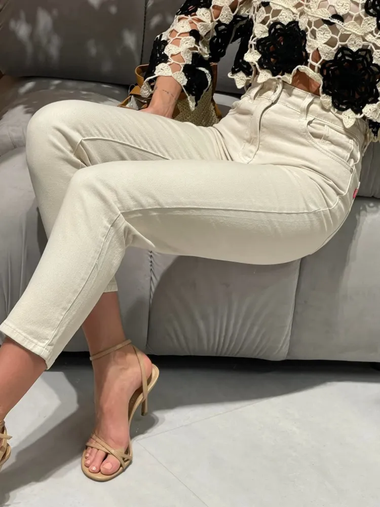 Spodnie Grace Beige Momfit - obrazek 3