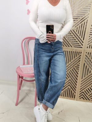 Sweter dopasowany prążek Cream
