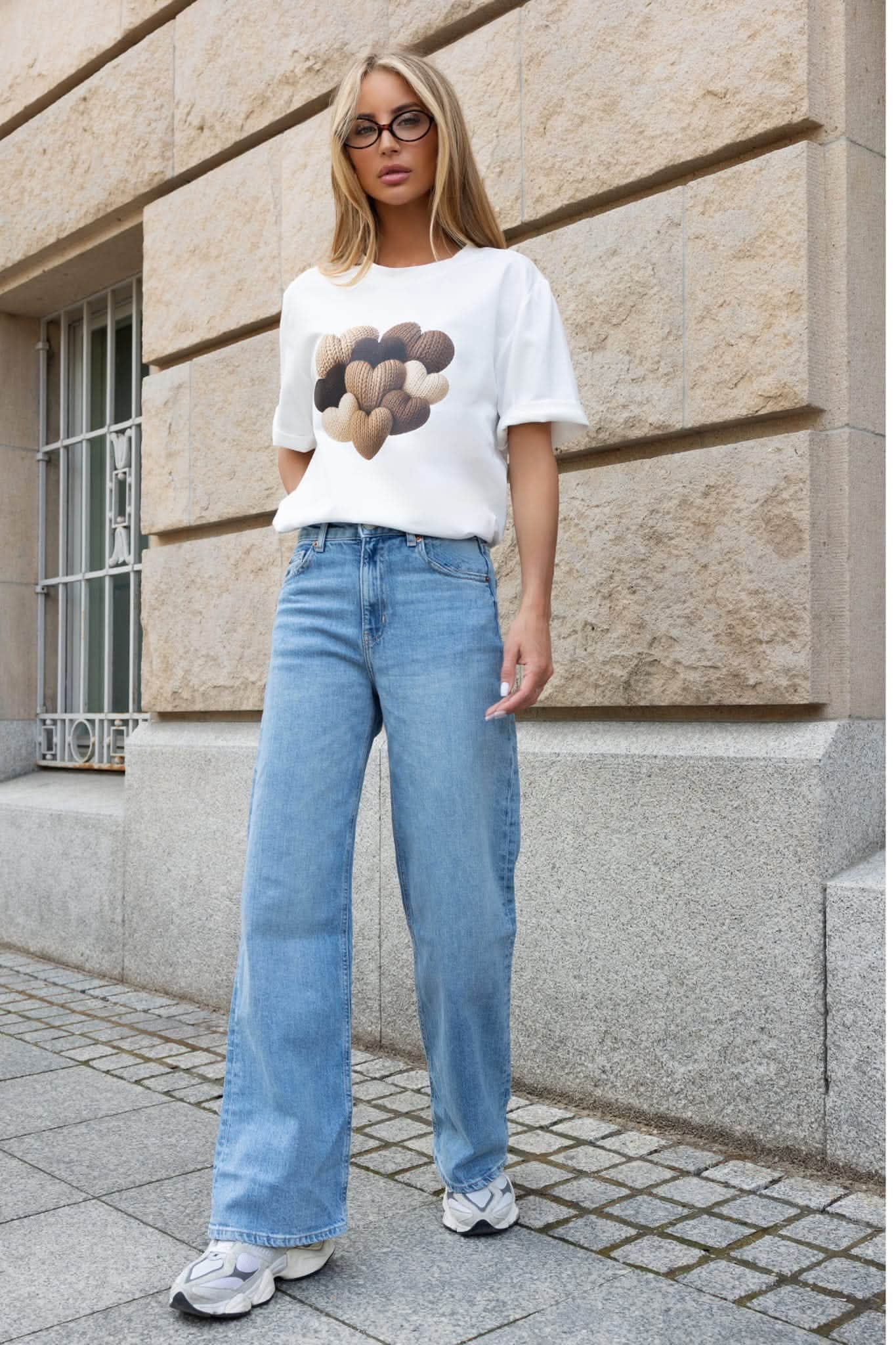 T-shirt Basic Cream serduszka - obrazek 2